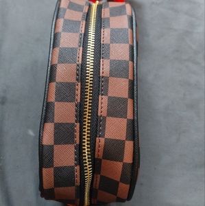 Sprayground Sharks in Paris Unstoppable Pouch